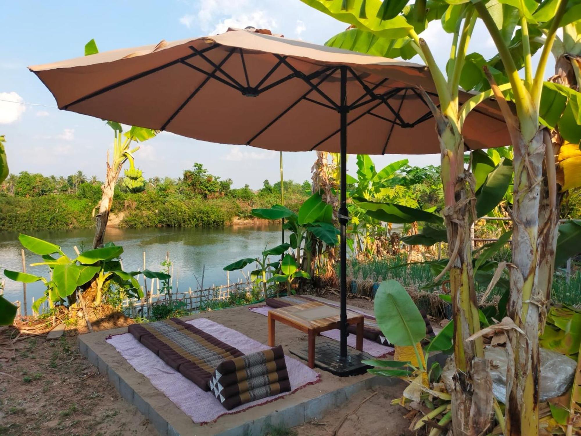 Chanhthida Guesthouse And The River Front Restaurant Ban Khon Exterior photo