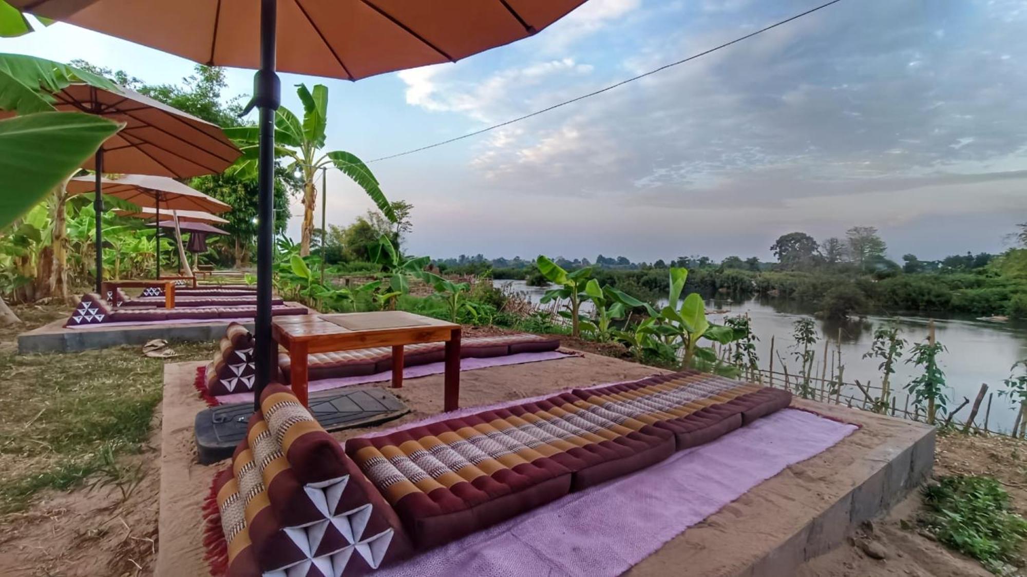 Chanhthida Guesthouse And The River Front Restaurant Ban Khon Exterior photo